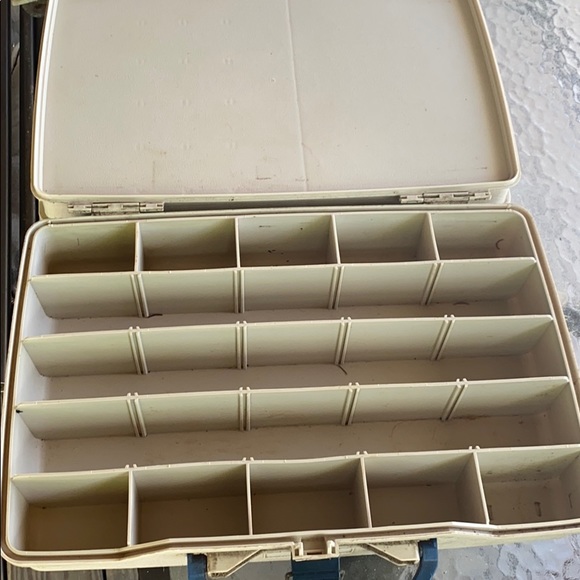 Tackle box fishing etc - Picture 3 of 4